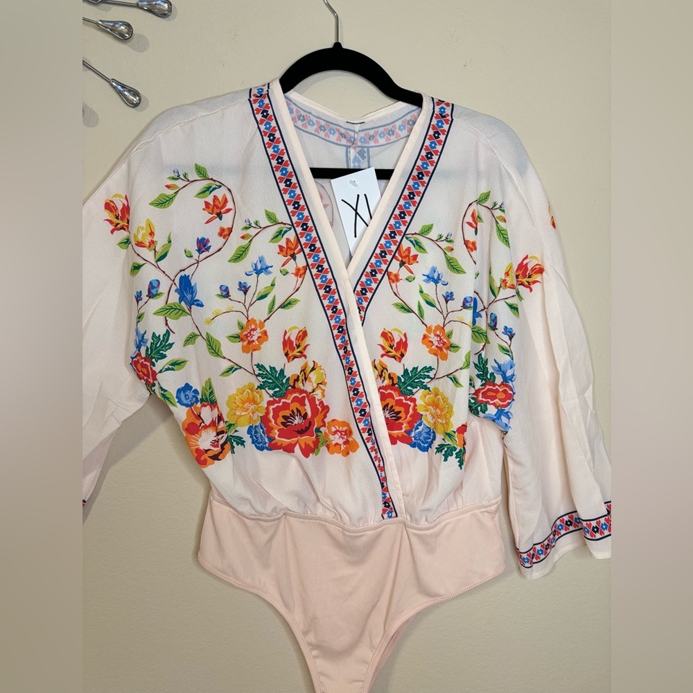 Gorgeous Bohemian Bright Colored Floral 3/4 Dolman Sleeve Bodysuit Size XL NWT - Picture 12 of 16